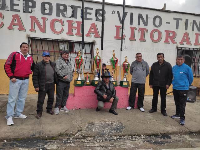 NotiCosas en la Final del Torneo Senior 2022 el sábado 9 de abril en Vino Tinto junto a los Quijotes del Deporte de la Directiva de ADAP-LA PAZ.